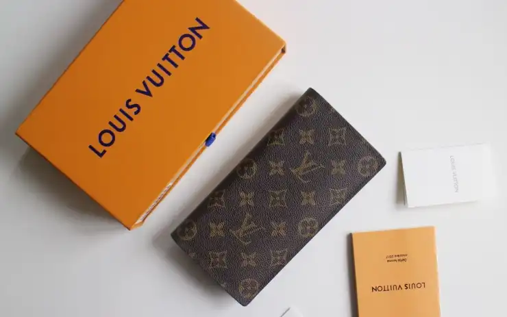 LV Wallets 4192F-0048