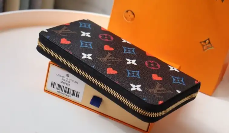 LV Wallets 4192F-0054