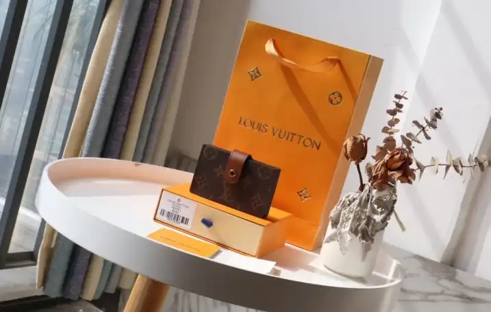 LV Wallets 4192F-0058
