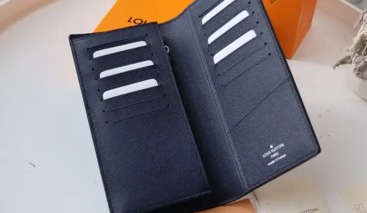 LV Wallets 4192F-0069