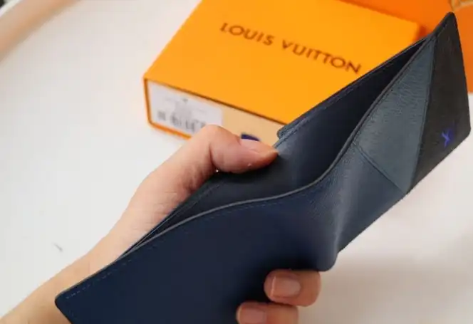 LV Wallets 4192F-0071