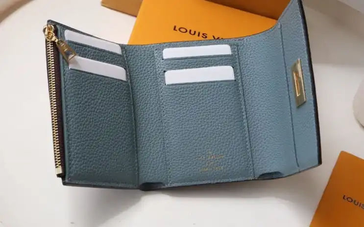 LV Wallets 4192F-0121
