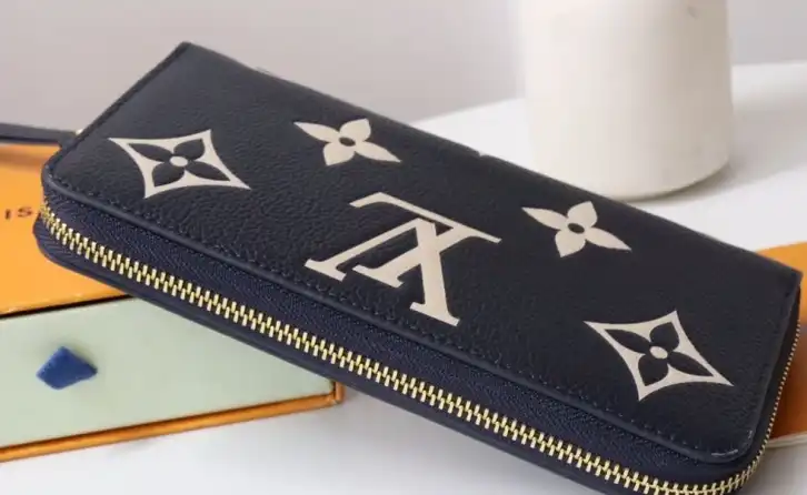 LV Wallets 4192F-0201