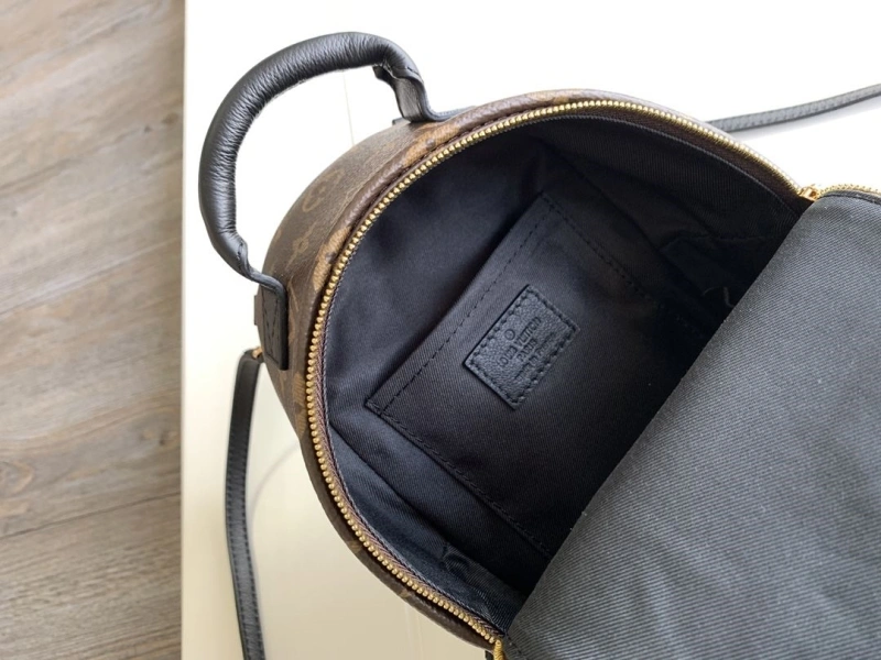 LV Backpacks 4194B-0137
