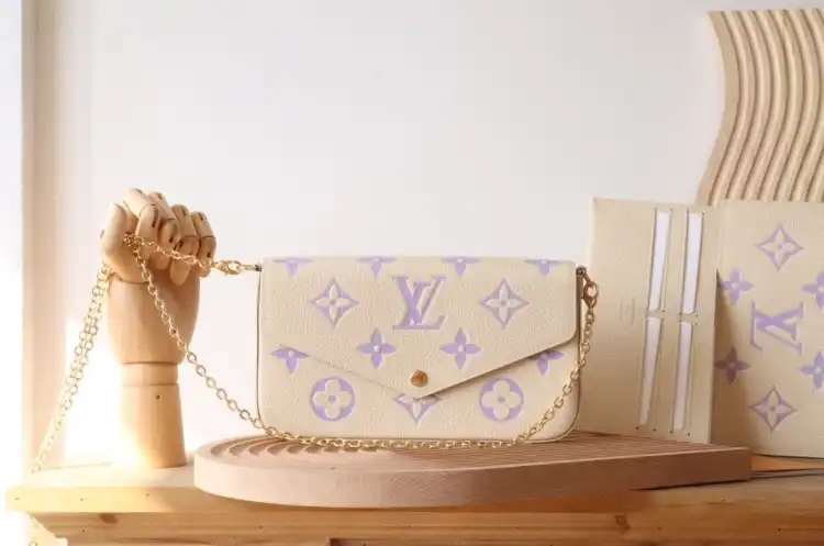 LV Wallets 4206A-0089