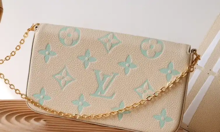 LV Wallets 4206A-0090