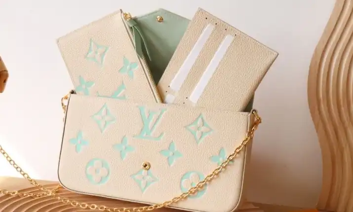 LV Wallets 4206A-0090