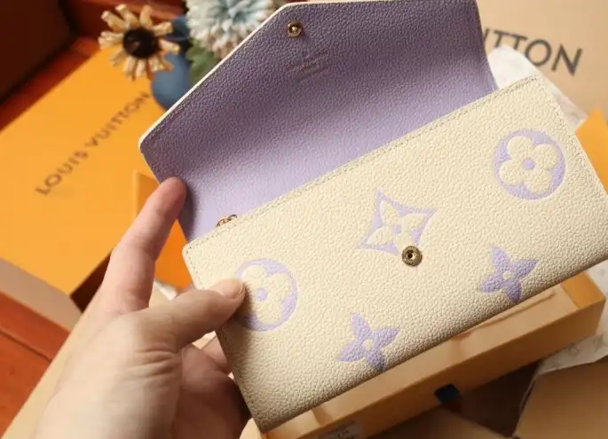 LV Wallets 4206A-0103