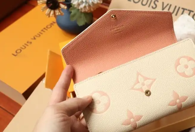 LV Wallets 4206A-0104