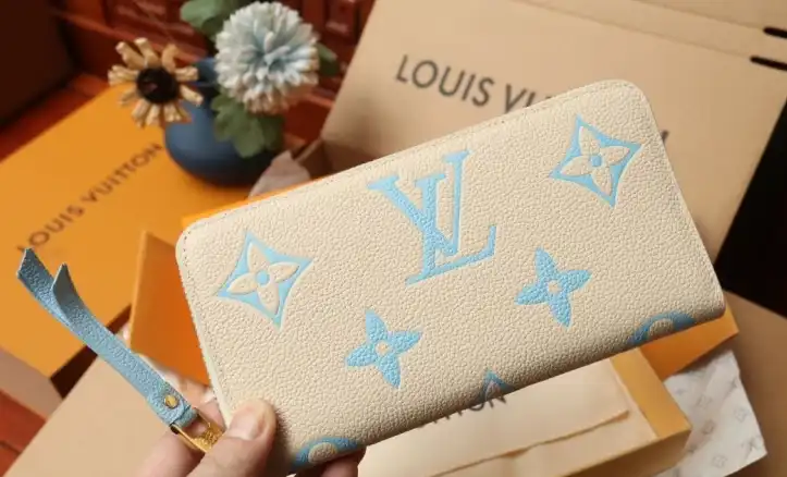 LV Wallets 4206A-0107