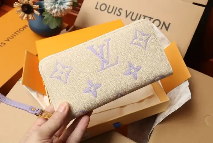 LV Wallets 4206A-0109