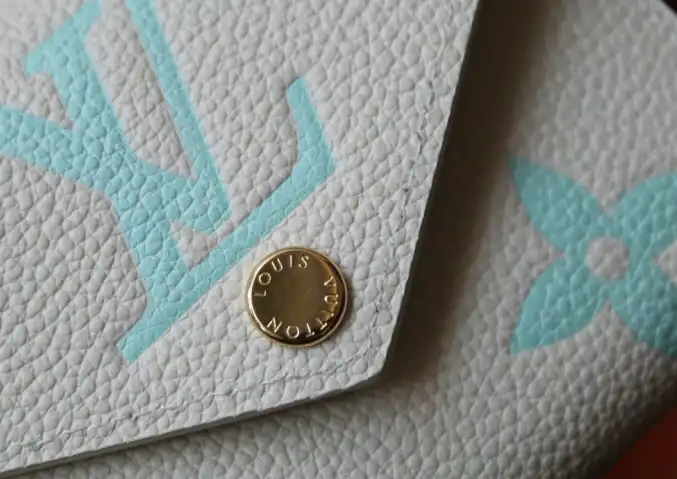 LV Wallets 4206A-0114