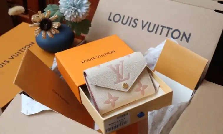 LV Wallets 4206A-0116