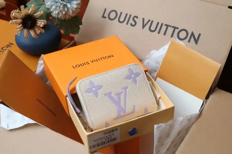 LV Wallets 4206A-0119