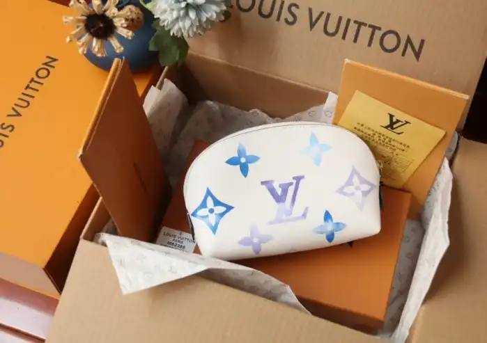 LV Clutch Bags 4206A-0800