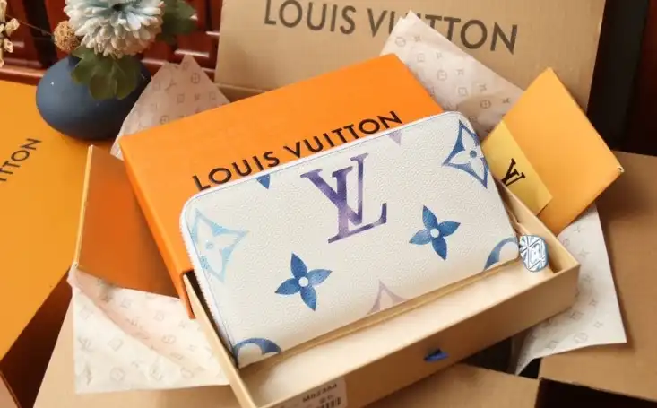 LV Wallets 4206A-0801