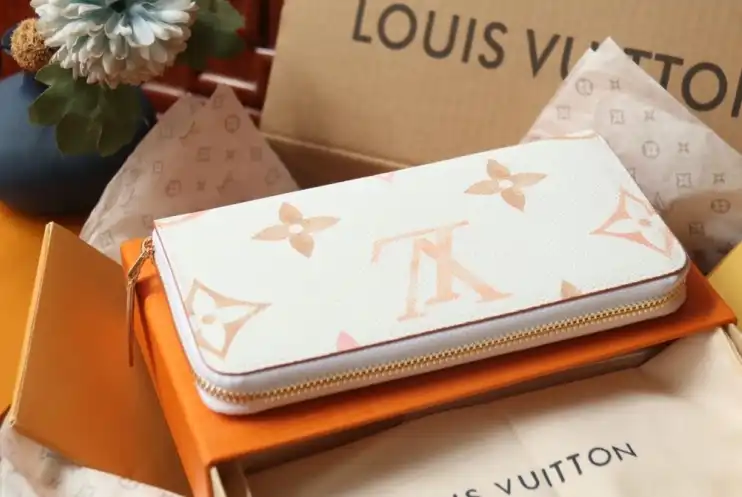 LV Wallets 4206A-0802