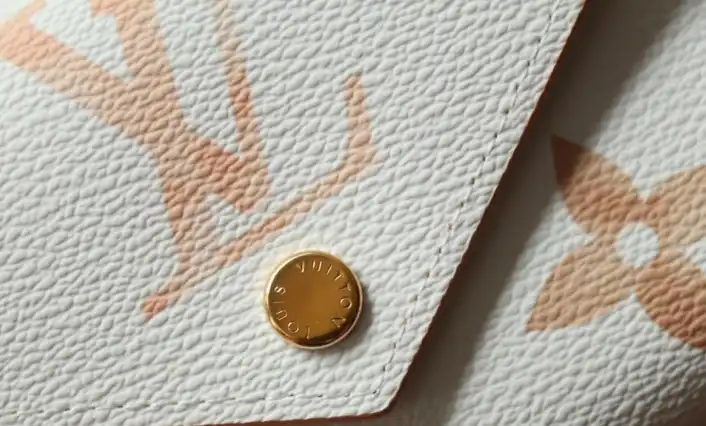 LV Wallets 4206A-0803