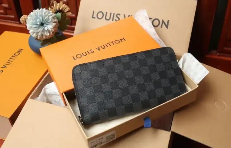 LV Wallets 4206A-0883