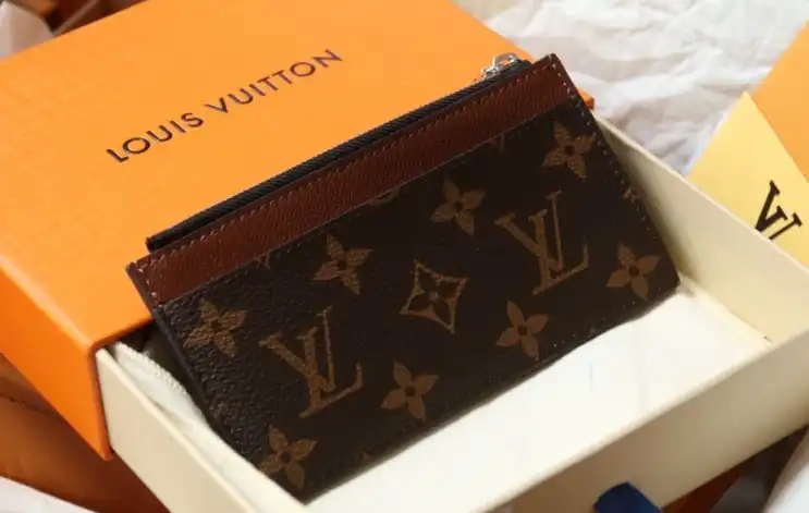 LV Wallets 4206A-0895