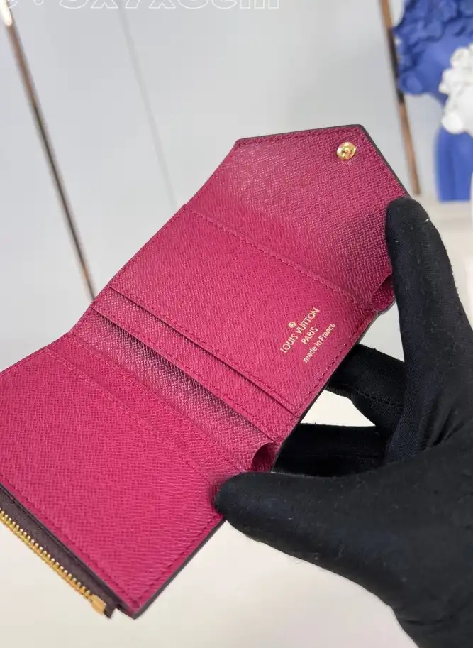 LV Wallets 4206A-1243