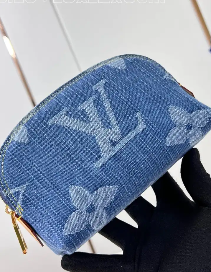 LV Wallets 4206A-1259