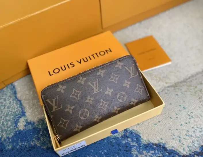 LV Wallets 4206A-1393