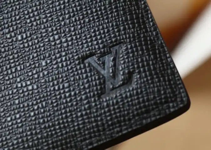 LV Wallets 4206A-2028