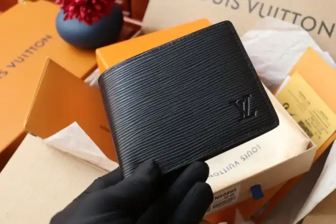 LV Wallets 4206A-2029
