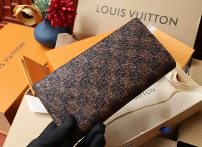 LV Wallets 4206A-2033