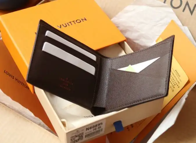 LV Wallets 4206A-2037