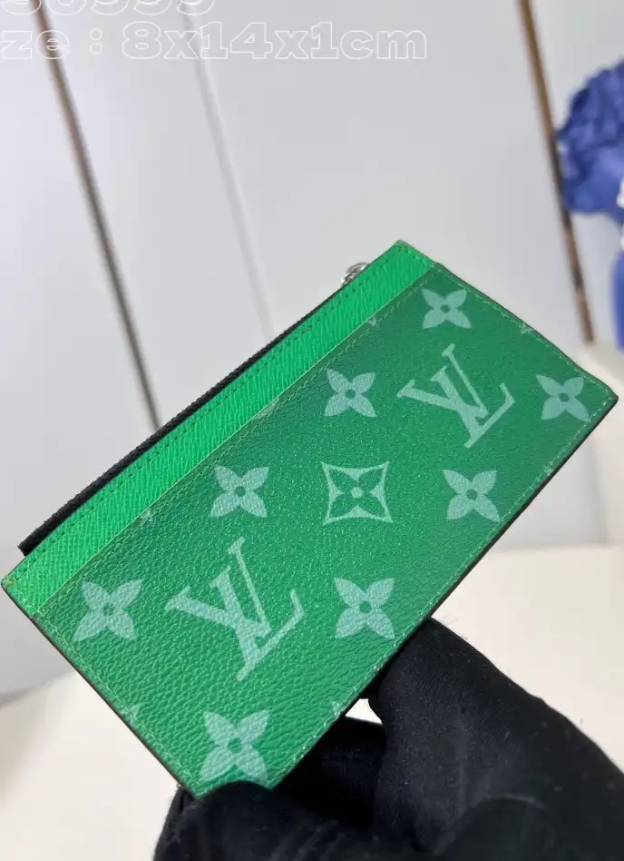 LV Wallets 4206A-2713