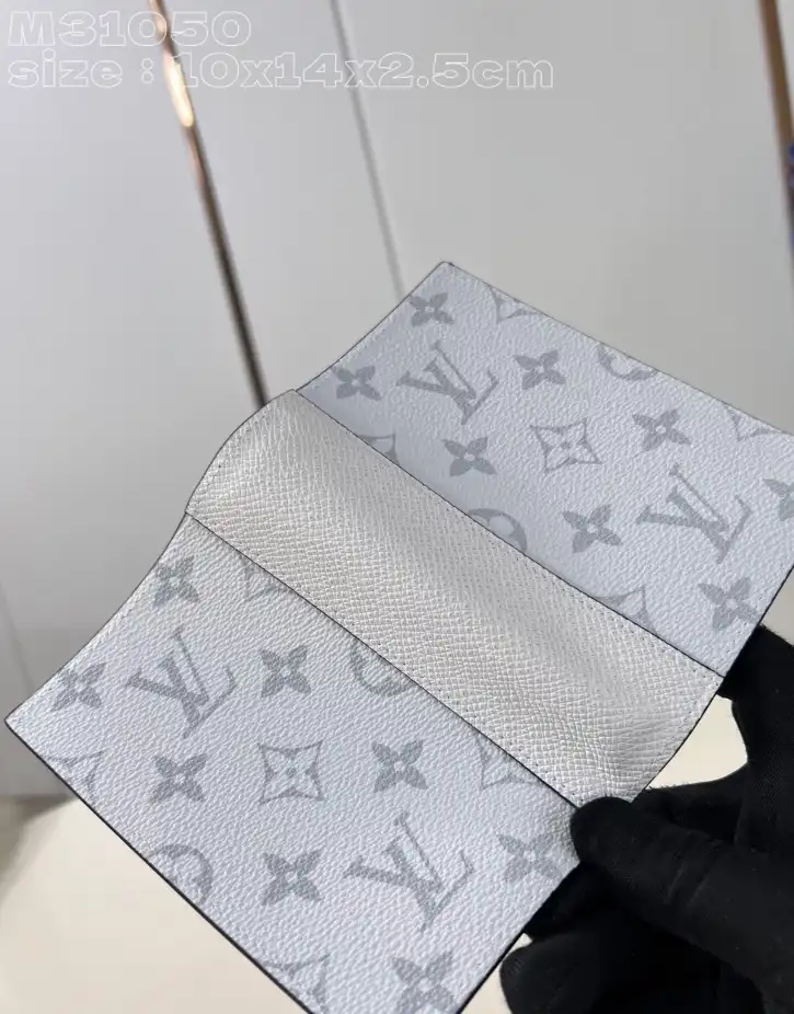 LV Wallets 4206A-3459
