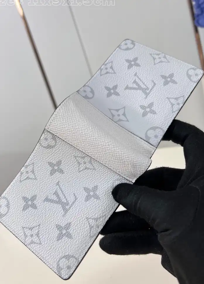 LV Wallets 4206A-3461