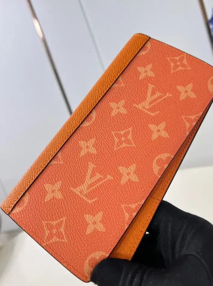LV Wallets 4206A-3463