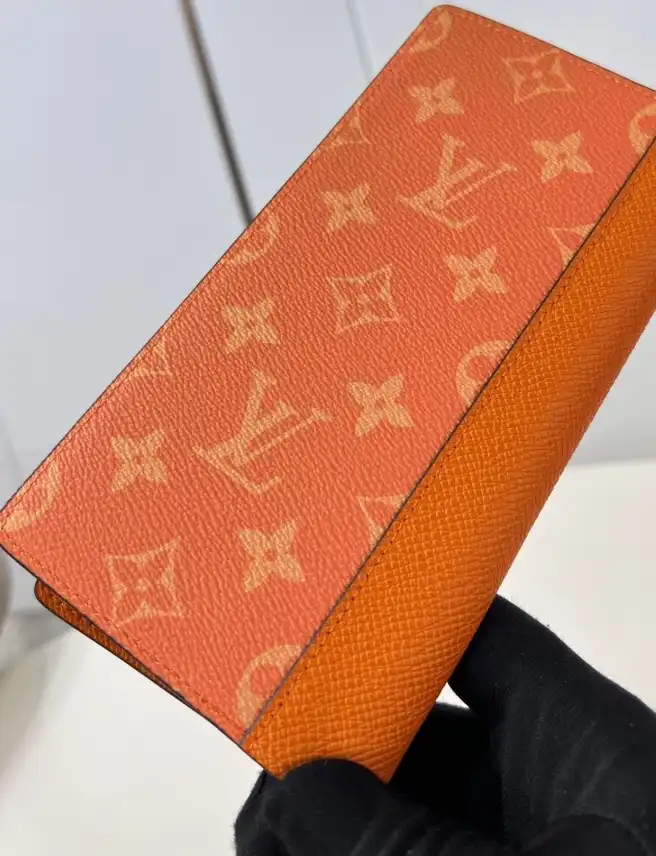 LV Wallets 4206A-3463