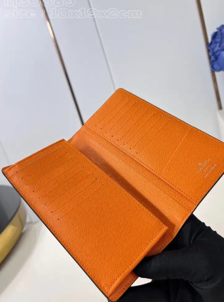 LV Wallets 4206A-3463