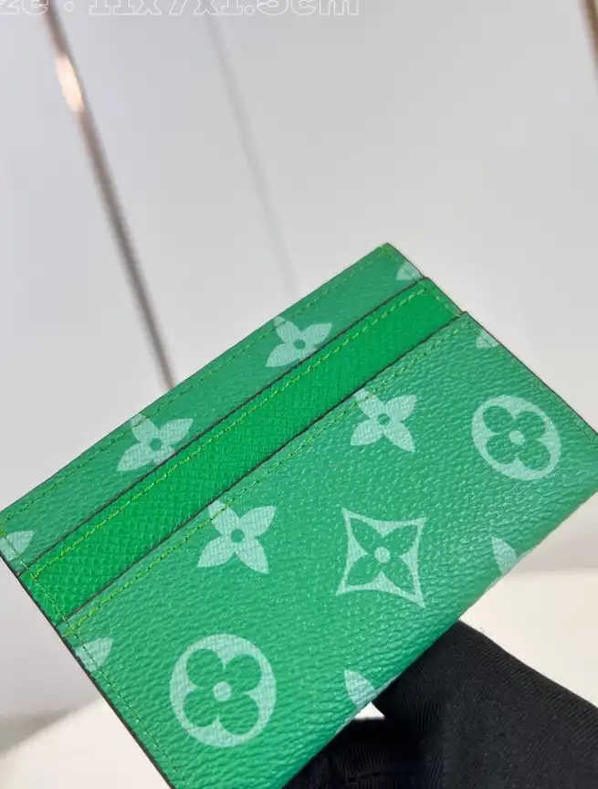 LV Wallets 4206A-3467