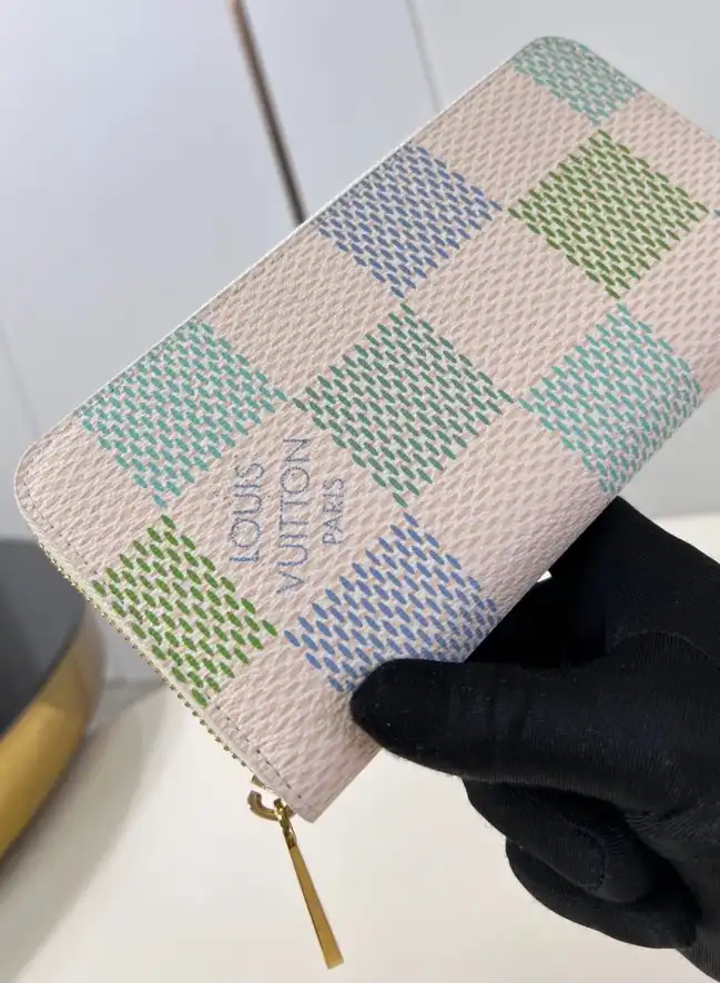 LV Wallets 4206A-3488