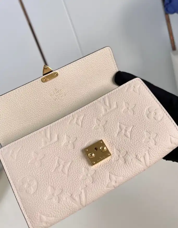 LV Wallets 4206A-3495