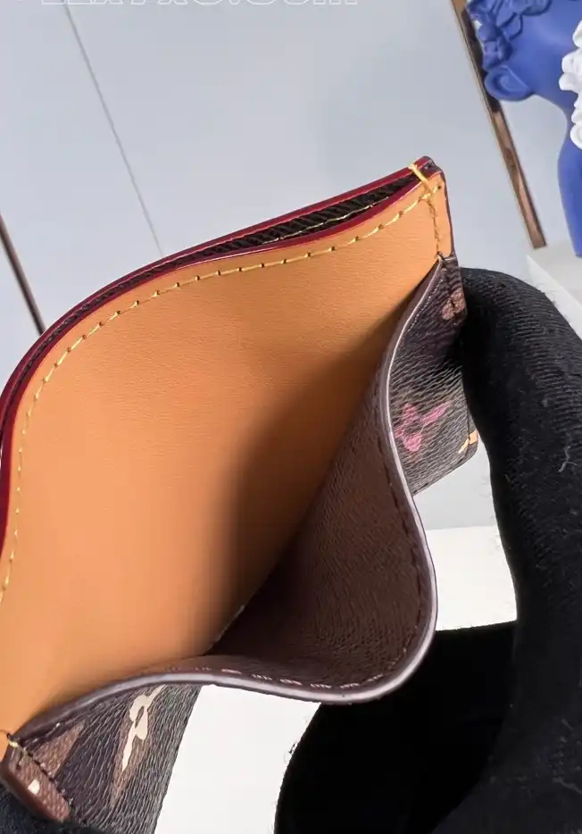 LV Wallets 4206A-3513