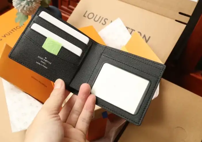 LV Wallets 4206A-3841
