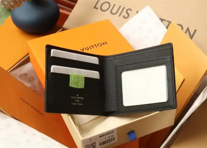 LV Wallets 4206A-3841