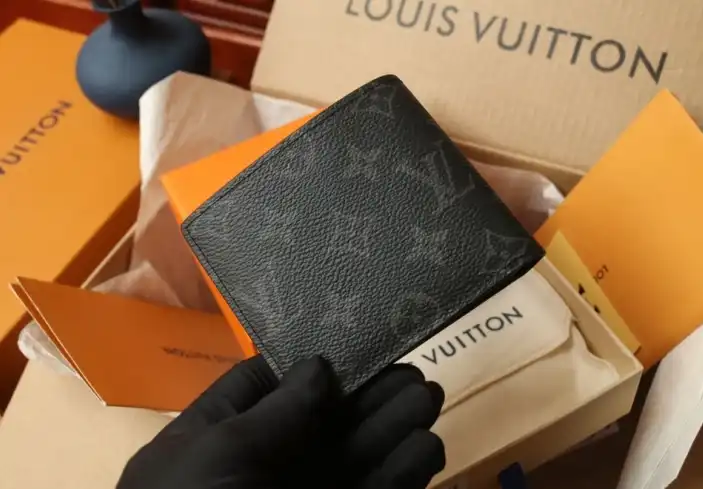 LV Wallets 4206A-3842
