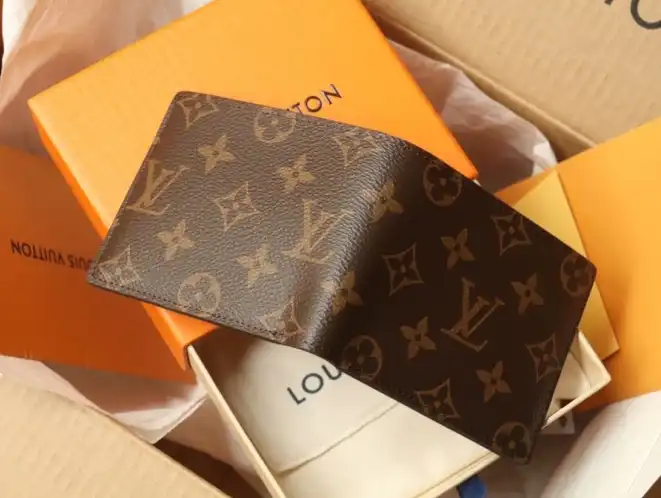 LV Wallets 4206A-3843