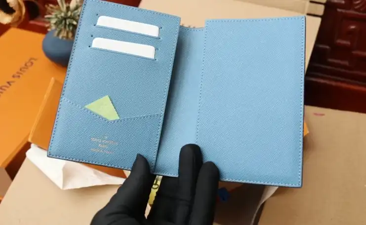LV Wallets 4206A-4705