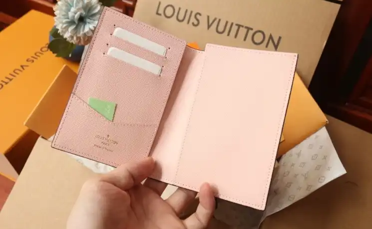 LV Wallets 4206A-4709