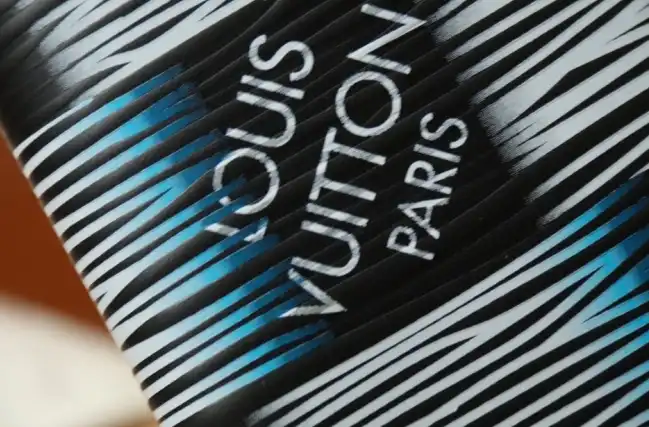 LV Wallets 4206A-4712