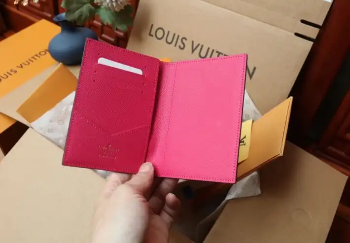 LV Wallets 4206A-4717