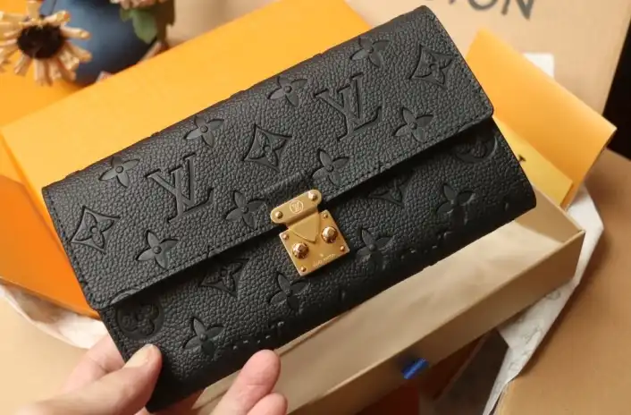 LV Wallets 4206A-4732